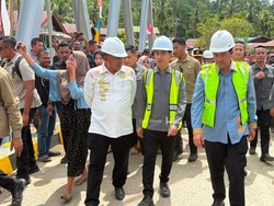 Tinjau Jembatan Lumut Aceh, Wapres Gibran Dorong Penguatan Konektivitas