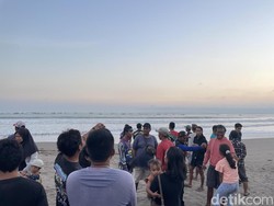 Ombak Ganas Pangandaran Hantam Perahu, Satu Nelayan Hilang