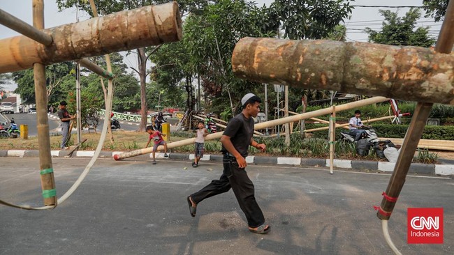 Bambu dan Batang Pinang Mulai Diburu Jelang Agustusan