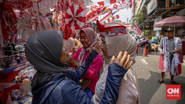 Berburu Pernak-pernik HUT Kemerdekaan RI di Pasar Jatinegara