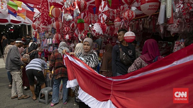 Berburu Pernak-pernik HUT Kemerdekaan RI di Pasar Jatinegara