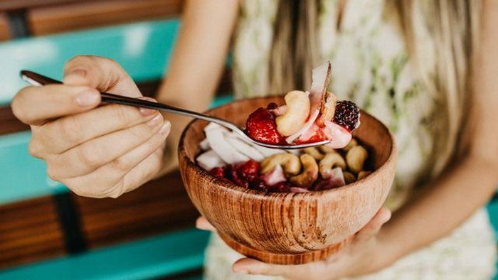 5 Camilan Sehat yang Mendukung Berat Badan Ideal Menurut Ahli Gizi