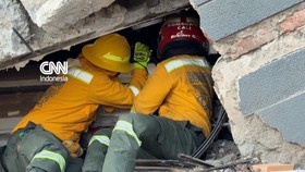 Gempa Kolombia, Seorang Wanita Terperangkap di Reruntuhan