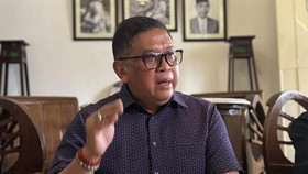 PDIP tegas menolak wacana pemilihan kepala daerah (Pilkada) tanpa calon wakil kepada daerah yang belakangan mencuat di DPR RI. Sekretaris Jenderal PDIP Hasto Kristiyanto menegaskan partainya tidak sepakat dengan usulan tersebut.