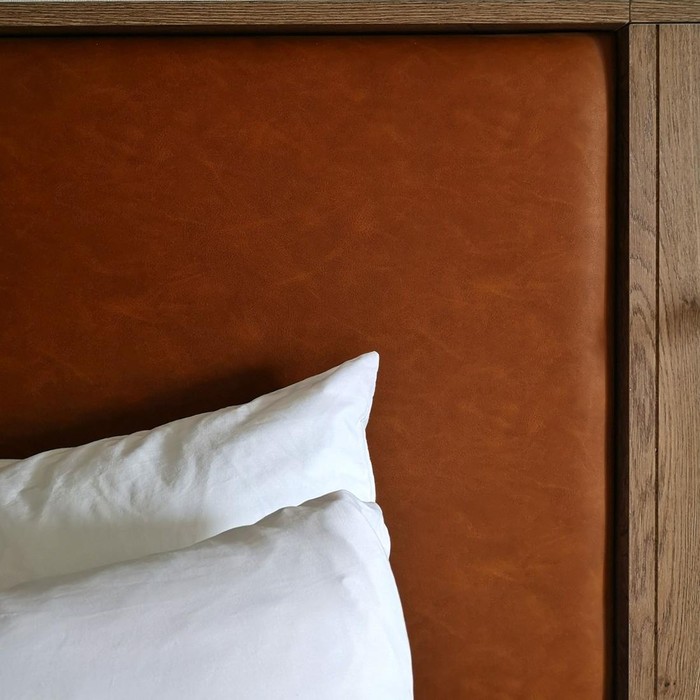 Headboard atau kepala tempat tidur