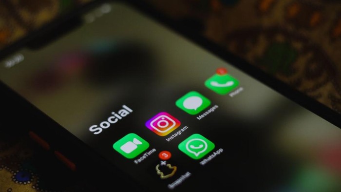5 Hal yang Sebaiknya Tidak Dibagikan di Media Sosial