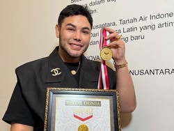 Ivan Gunawan Cetak Rekor MURI, Sulap Batik Madura Lewat Pameran Fashion