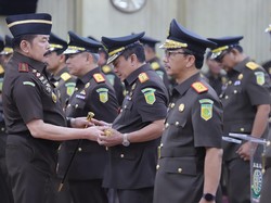 Jaksa Agung Lantik 15 Kajati, Minta Beri Perhatian Khusus Setiap Kasus Besar