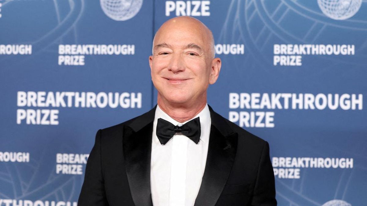 Pendiri Amazon Jeff Bezos Sejengkal Lagi Jadi Pemilik Liverpool