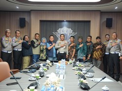 Kakorlantas Ajak Driver Ojol Jadi Pelopor Keselamatan Lalu Lintas, Perkuat Sinergi