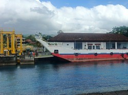 KMP Nusa Jaya Abadi Masih Docking, 4 LCT Jadi Andalan Logistik Nusa Penida