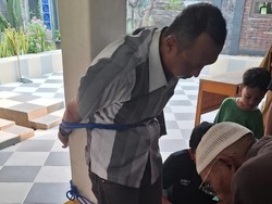 Pria di Bogor Diikat di Tiang Usai Kepergok Curi Uang Kotak Amal Masjid
