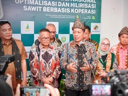 Menkop Optimistis Hilirisasi Sawit Berbasis Koperasi Sejahterakan Petani