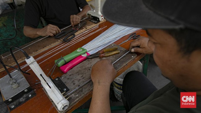 Menyulap Limbah Botol Plastik Menjadi Cuan