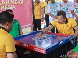 Keseruan Polres Jombang-Forkopimda Adu Taktik Olahraga Domino