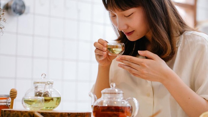 3 Rekomendasi Teh Pembakar Lemak yang Bantu Turunkan Berat Badan