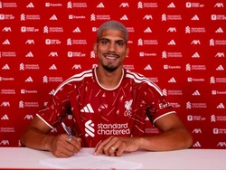 Liverpool Resmi Pinjam Ronald Araujo dari Barcelona