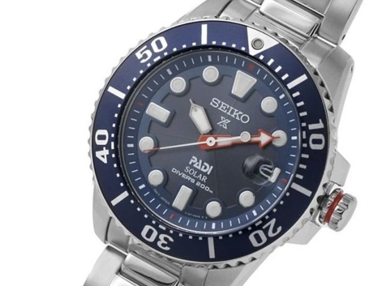 Jam Diver Solar yang Cocok buat Liburan Pantai 2026