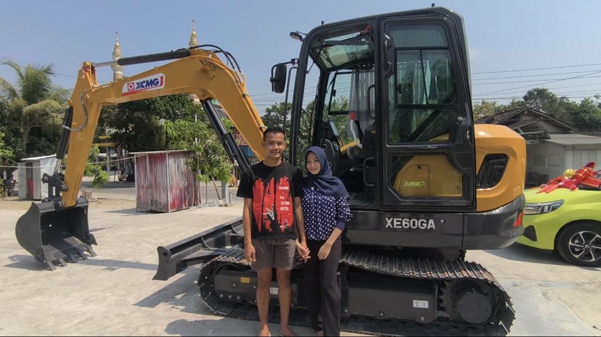 Viral Pria di Grobogan Jadikan Eskavator Sebagai Mahar Pernikahan