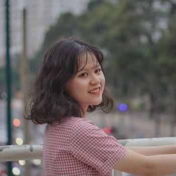 7 Ciri Kepribadian Perempuan yang Suka Makeup Natural