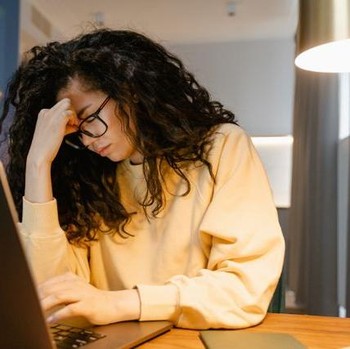 Punya Mental Kuat, Ini 5 Ciri Orang yang Tetap Tenang Meski Sedang Merasakan Stres