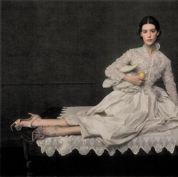 Daisy Edgar-Jones Tampil Artistik dalam Editorial British Vogue Bergaya Klasik