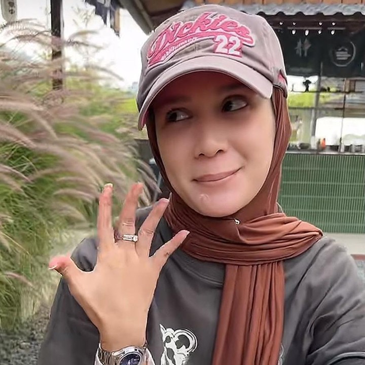 <p>Hal tersebut diketahui langsung melalui momen yang diabadikan Mazaki di akun TikTok pribadinya. &ldquo;Day 2 bersama istri tercinta <em>@dea Annisa,</em>&rdquo; tulis Mazaki, dikutip dari laman TikTok <em>@mazaki.ahmad,</em> Rabu (12/8/2026).&nbsp;(Foto: TikTok @mazaki.ahmad)</p>