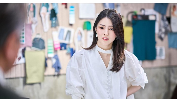 Bintangi The Intern, Simak 8 Transformasi Gaya Han So Hee yang Selalu Tampil Memikat