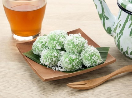 Cara Membuat Klepon Empuk dan Kenyal, Isi Gula Merahnya Lumer di Mulut