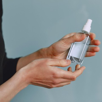 Jangan Asal Semprot, Ini 5 Kesalahan Pakai Parfum yang Bikin Wanginya Cepat Hilang