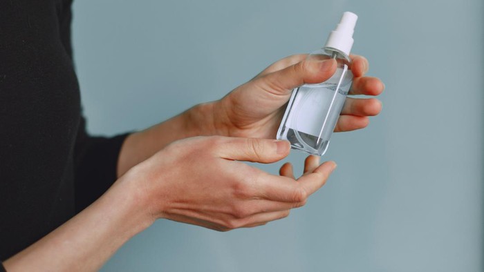 Jangan Asal Semprot, Ini 5 Kesalahan Pakai Parfum yang Bikin Wanginya Cepat Hilang