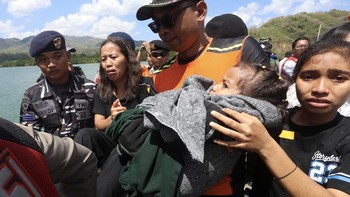 KM Putri Yasmin Terbakar di Perairan Lombok Barat