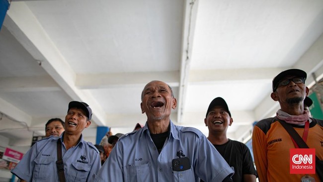 Keseruan Lomba 17-an di Terminal Kampung Rambutan
