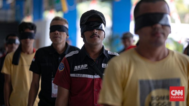 Keseruan Lomba 17-an di Terminal Kampung Rambutan