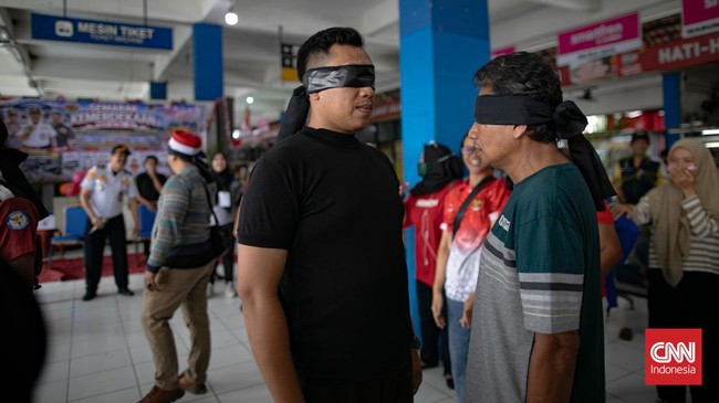 Keseruan Lomba 17-an di Terminal Kampung Rambutan