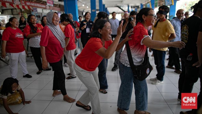 Keseruan Lomba 17-an di Terminal Kampung Rambutan