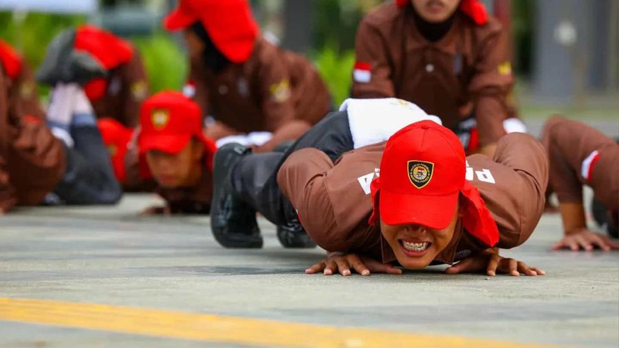 Pasukan Pengibar Bendera Nusantara tengah mempersiapkan diri untuk menyambut Hari Ulang Tahun (HUT) ke-81 Republik Indonesia. (Instagram/ikn_id)