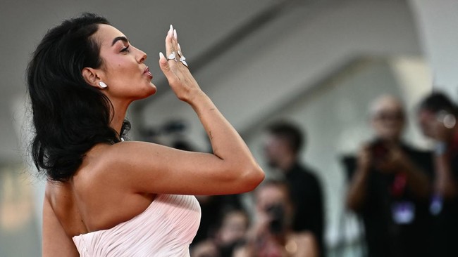 Georgina Rodriguez attends the