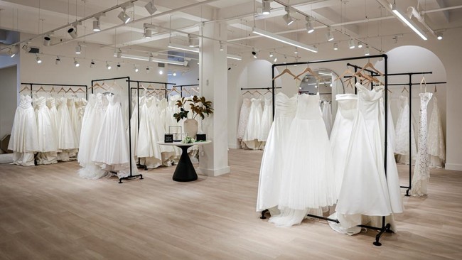 Wedding dresses are displayed at the Jenny Yoo bridal boutique in New York City, U.S., August 6, 2026. REUTERS/Jeenah Moon