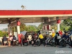 Antrean Pertalite di Kobar Mulai Terurai, Motor 3 Liter-Mobil 30 Liter Sehari