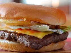 Bikin Penasaran, Kenapa Patty Burger Wendys Berbentuk Kotak?