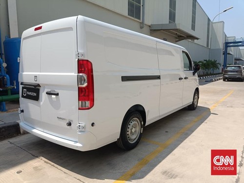 Farizon Auto resmi memulai babak baru dengan menghadirkan kendaraan komersial berbasis listrik yang telah dirakit secara lokal. Mereka menggandeng Handal Indonesia Motor (HIM) untuk proses manufaktur.