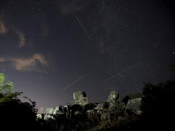 Malam Ini! Hujan Meteor Perseid Bisa Diamati, Cek Waktu dan Tipsnya