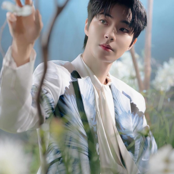 <p>Hwang In Youp yang terkenal karena drama <em>True Beauty</em> ini juga turut mengadakan fan meeting di Indonesia yang berjudul <em>To You yang</em> akan dilaksanakan pada tanggal 24 Oktober 2026. (Foto: Instagram @hi_high_hiy)</p>