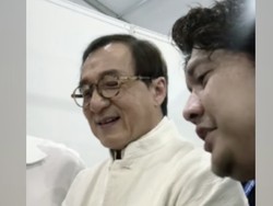 Audy Item Happy Banget Bisa Video Call Jackie Chan