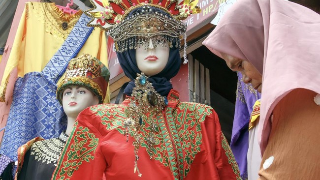 Sewa Baju Adat dan Kostum Perjuangan Meningkat Jelang HUT RI