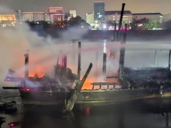 3 Kapal di Dermaga Muara Baru Terbakar, 11 Unit Damkar Dikerahkan