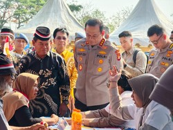 Kapolda Metro Hadirkan Baksos dan Layanan Kesehatan di Bekasi Sambut HUT RI