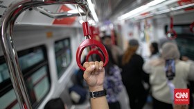 Proyek Light Rail Transit (LRT) Jakarta rute Kelapa Gading-Manggarai ditargetkan mulai beroperasi pada Agustus 2026. Kepastian operasional moda transportasi terpadu ini diperoleh setelah pengerjaan fisiknya tercatat telah mencapai tingkat kesiapan hi