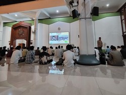 Bukan Sekadar Ospek, ITS Dorong Mahasiswa Biasakan Salat Subuh Berjamaah